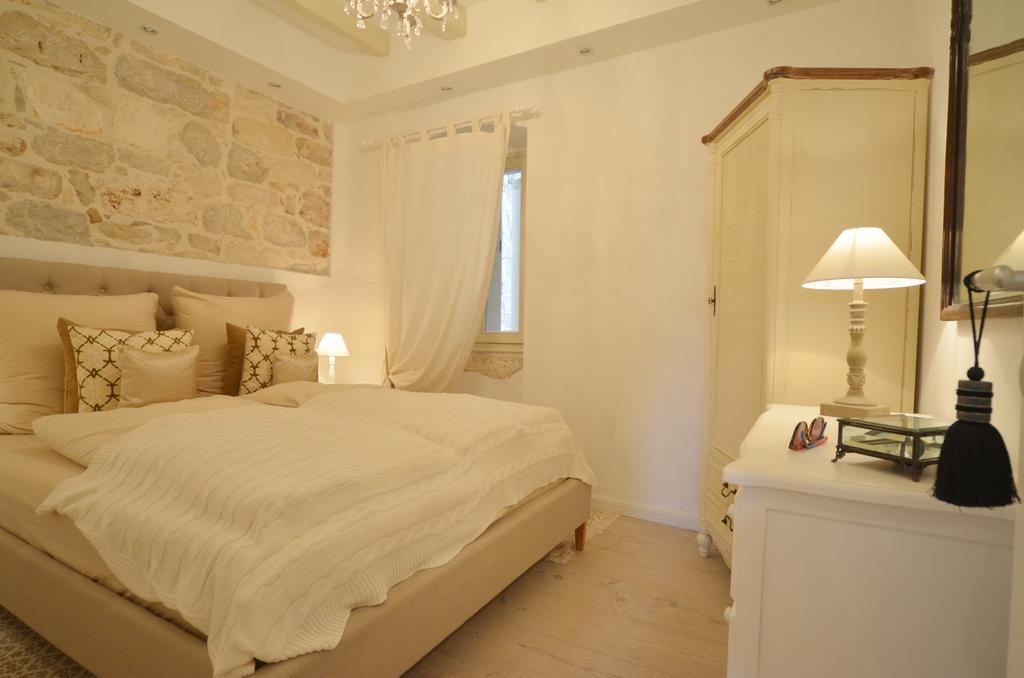 Charming Juna Apartment
